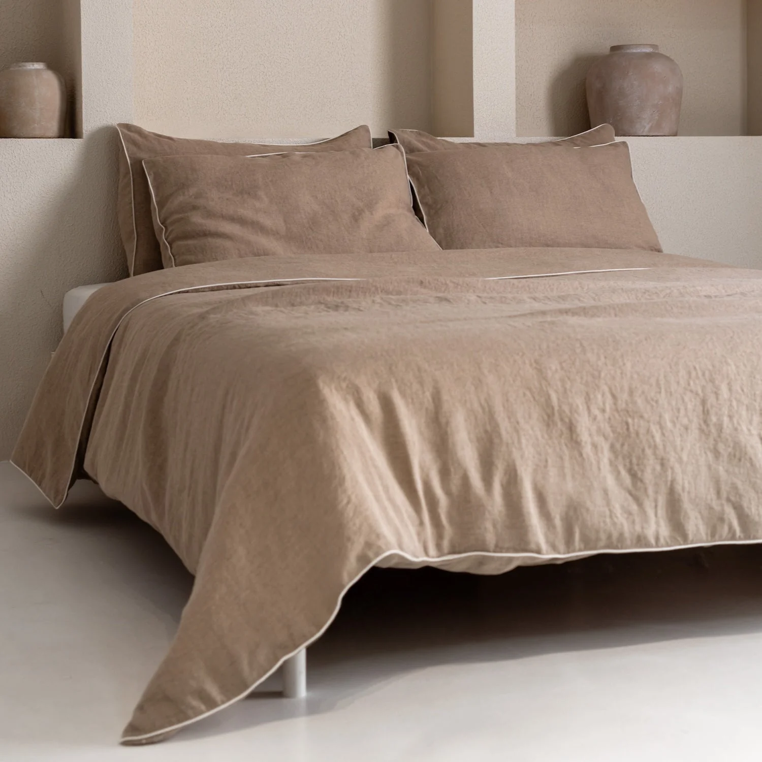 melange-linen-duvet-cover-set-with-white-pipingduvet-cover-sets-8812705.webp